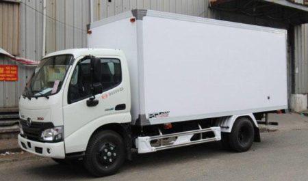 xe-tai-hino-xzu650l-thung-bao-on-2